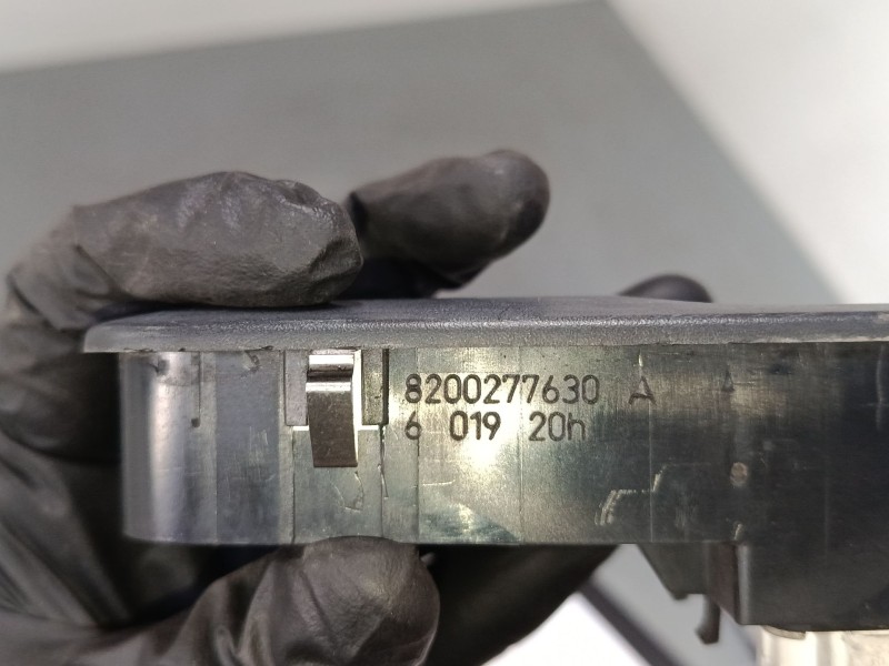 Recambio de mando elevalunas delantero izquierdo para renault modus / grand modus (f/jp0_) 1.4 (jp01, jp0j) referencia OEM IAM 8