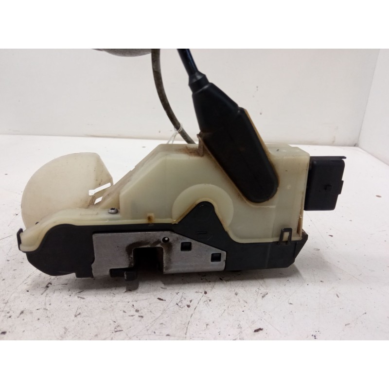 Recambio de cerradura puerta delantera izquierda para citroën c4 ii (nc_) 1.6 hdi 90 referencia OEM IAM 9685351380  