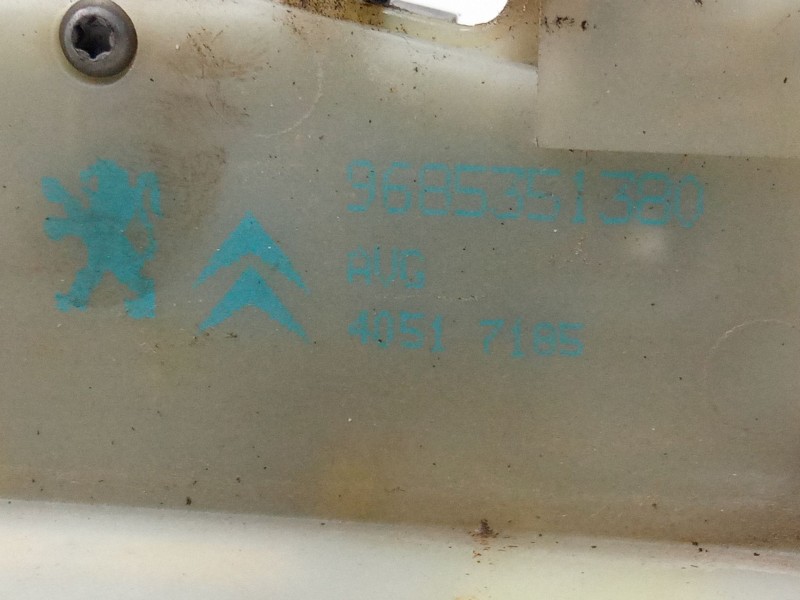 Recambio de cerradura puerta delantera izquierda para citroën c4 ii (nc_) 1.6 hdi 90 referencia OEM IAM 9685351380  
