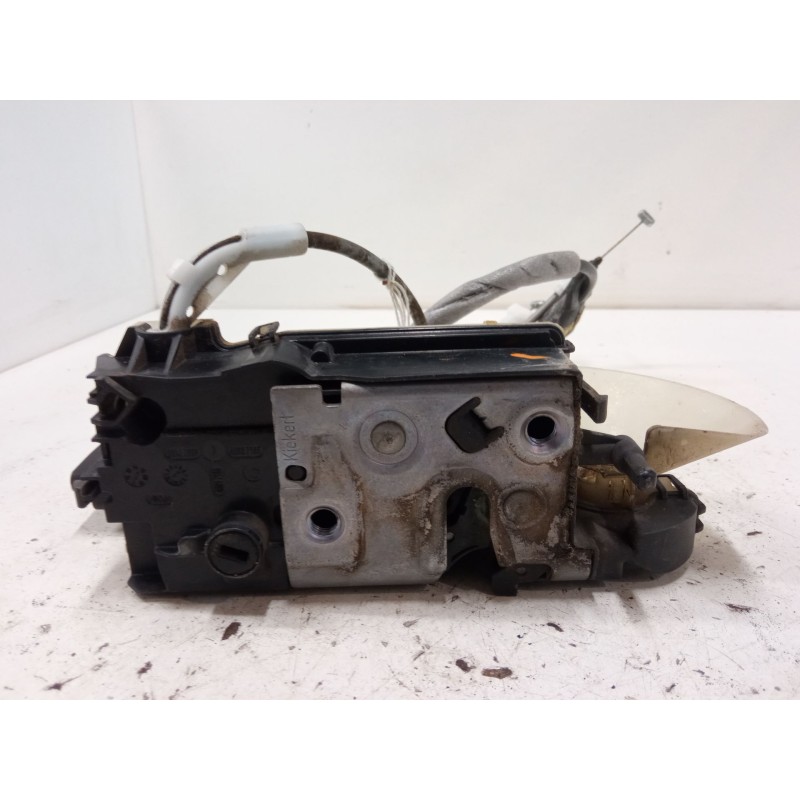 Recambio de cerradura puerta delantera izquierda para citroën c4 ii (nc_) 1.6 hdi 90 referencia OEM IAM 9685351380  