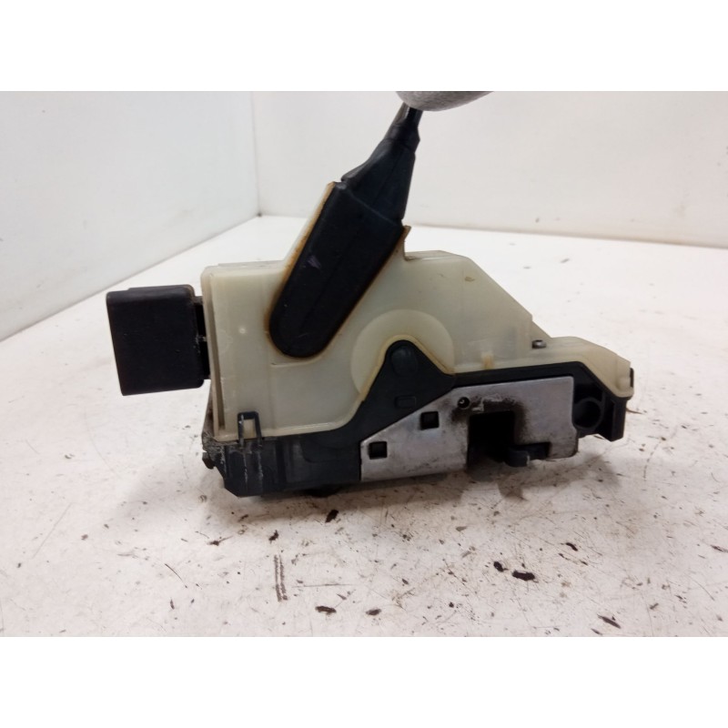 Recambio de cerradura puerta delantera derecha para citroën c4 ii (nc_) 1.6 hdi 90 referencia OEM IAM   