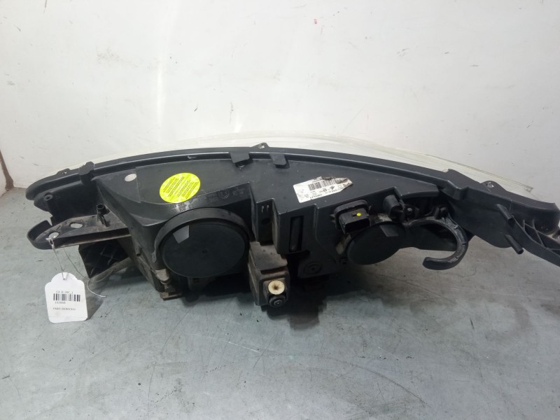 Recambio de faro derecho para citroën c4 ii (nc_) 1.6 hdi 90 referencia OEM IAM 9637304480  