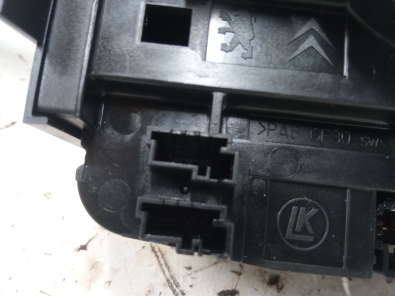 Recambio de mando luces para citroën c4 ii (nc_) 1.6 hdi 90 referencia OEM IAM 96759250XT  