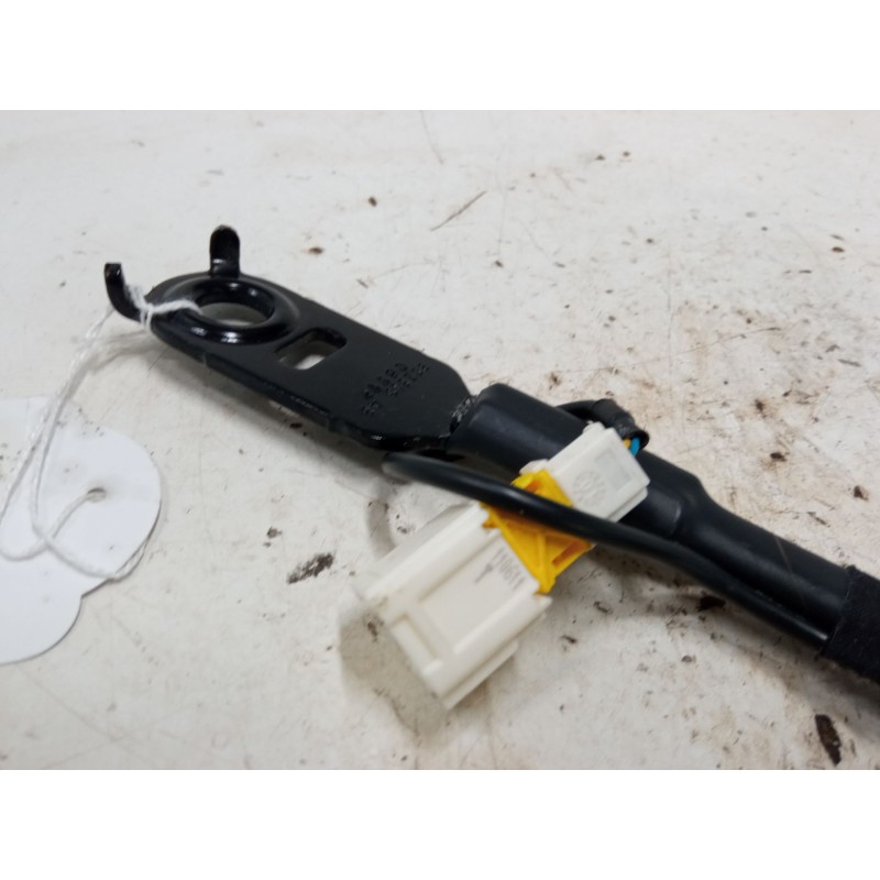 Recambio de anclaje cinturon delantero derecho para citroën c4 ii (nc_) 1.6 hdi 90 referencia OEM IAM 96748384XT  