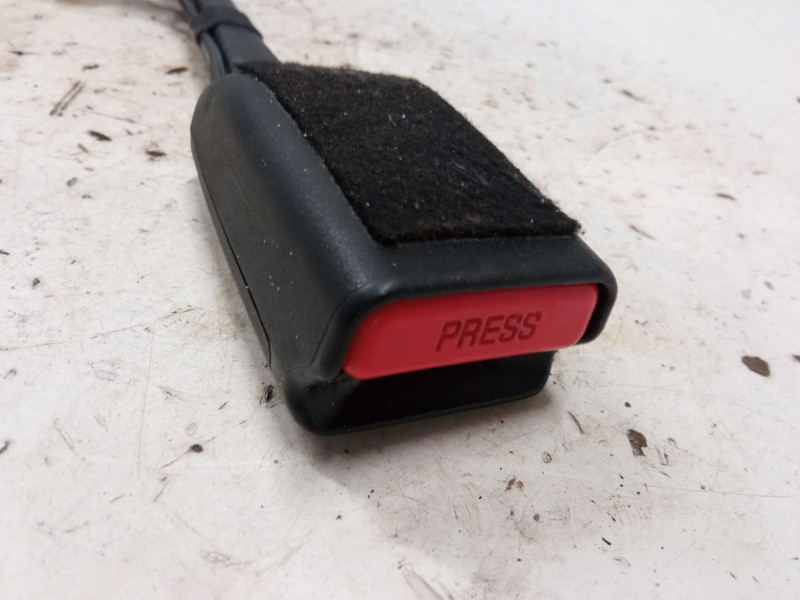 Recambio de anclaje cinturon delantero derecho para citroën c4 ii (nc_) 1.6 hdi 90 referencia OEM IAM 96748384XT  