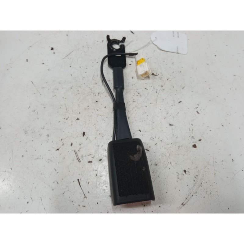 Recambio de anclaje cinturon delantero izquierdo para citroën c4 ii (nc_) 1.6 hdi 90 referencia OEM IAM 96748384XT  