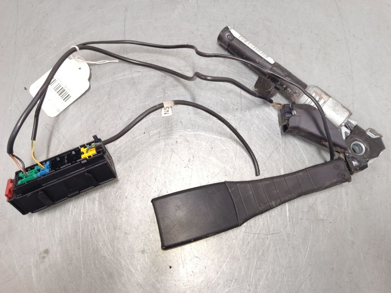 Recambio de anclaje cinturon delantero izquierdo para opel corsa d (s07) 1.4 (l08, l68) referencia OEM IAM   