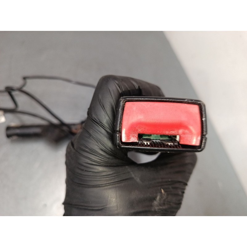 Recambio de anclaje cinturon delantero izquierdo para opel corsa d (s07) 1.4 (l08, l68) referencia OEM IAM   