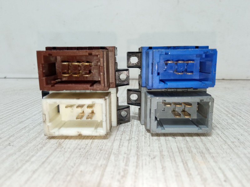 Recambio de mando elevalunas delantero izquierdo para renault laguna i (b56_, 556_) 1.9 dti (b56j) referencia OEM IAM   