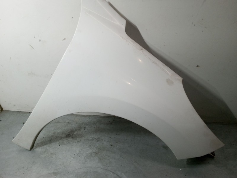 Recambio de aleta delantera derecha para peugeot 207/207+ (wa_, wc_) 1.4 16v referencia OEM IAM 7841V0  