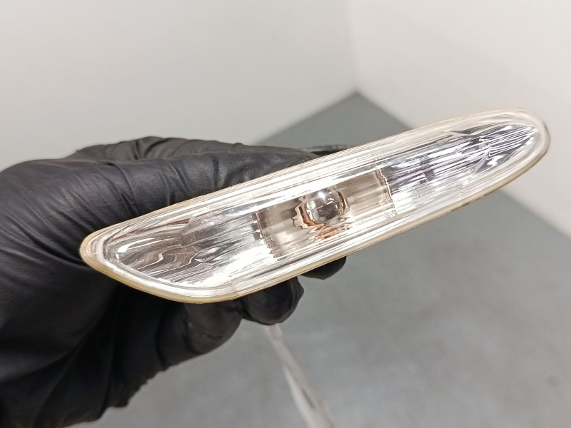Recambio de intermitente lateral izquierdo para bmw 3 (e90) 320 d referencia OEM IAM   