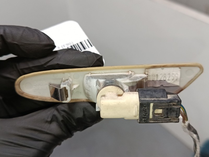 Recambio de intermitente lateral izquierdo para bmw 3 (e90) 320 d referencia OEM IAM   