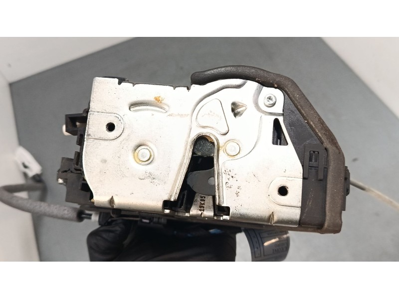Recambio de cerradura puerta trasera izquierda para bmw 3 (e90) 320 d referencia OEM IAM 4389475  