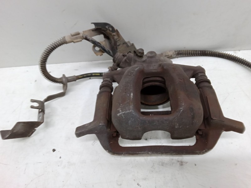 Recambio de pinza freno delantera derecha para peugeot 407 (6d_) 2.0 hdi 135 (6drhrh, 6drhre, 6drhrg, 6drhrj) referencia OEM IAM