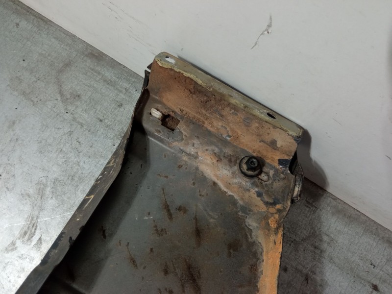 Recambio de aleta delantera derecha para audi 100 c4 sedán (4a2) 2.3 e referencia OEM IAM   