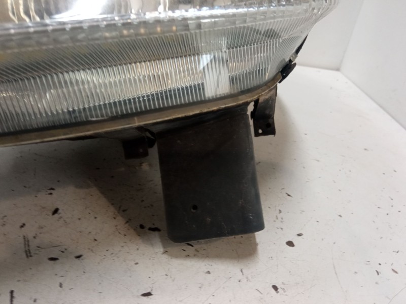 Recambio de faro izquierdo para citroën xsara picasso (n68) 2.0 hdi referencia OEM IAM 89300195  