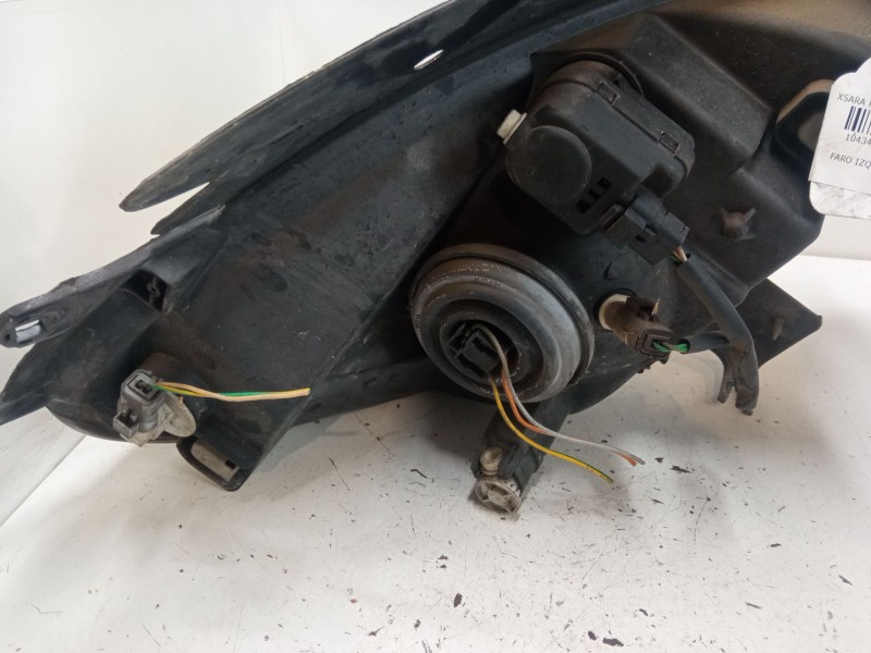 Recambio de faro izquierdo para citroën xsara picasso (n68) 2.0 hdi referencia OEM IAM 89300195  
