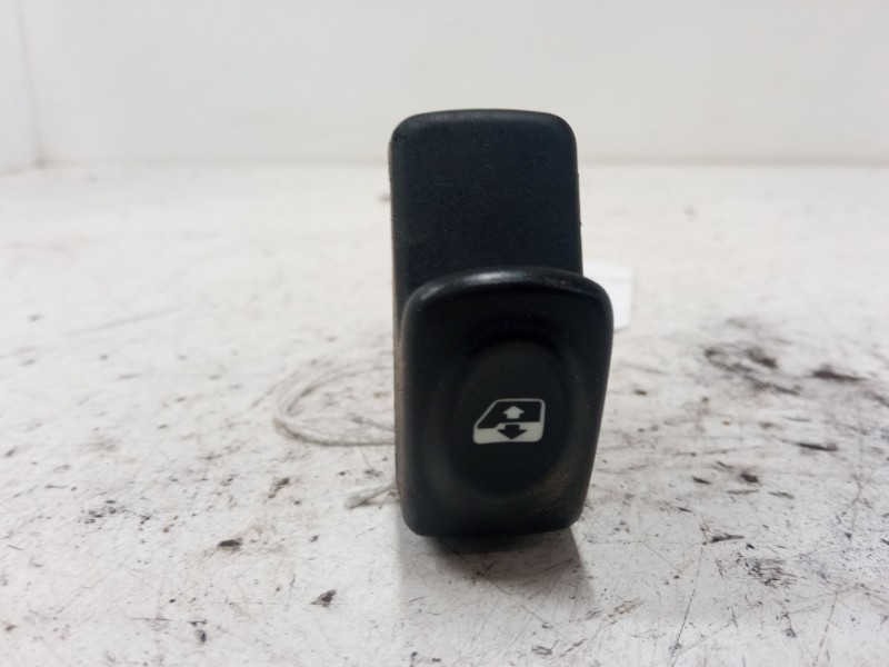 Recambio de mando elevalunas delantero derecho para renault kangoo (kc0/1_) 1.5 dci (kc07) referencia OEM IAM   