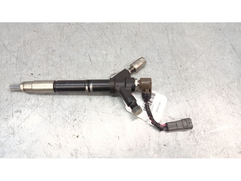 Recambio de inyector para lexus is ii (_e2_) 220d (ale20) referencia OEM IAM 2367026011  