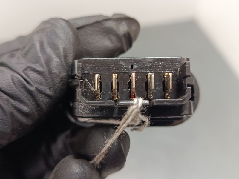 Recambio de mando elevalunas delantero izquierdo para dacia sandero (bs_) 1.2 16v referencia OEM IAM   