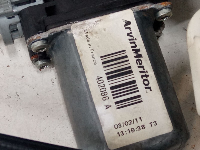 Recambio de elevalunas electrico delantero derecho para renault kangoo be bop (kw0/1_) 1.5 dci 75 referencia OEM IAM 402086a  