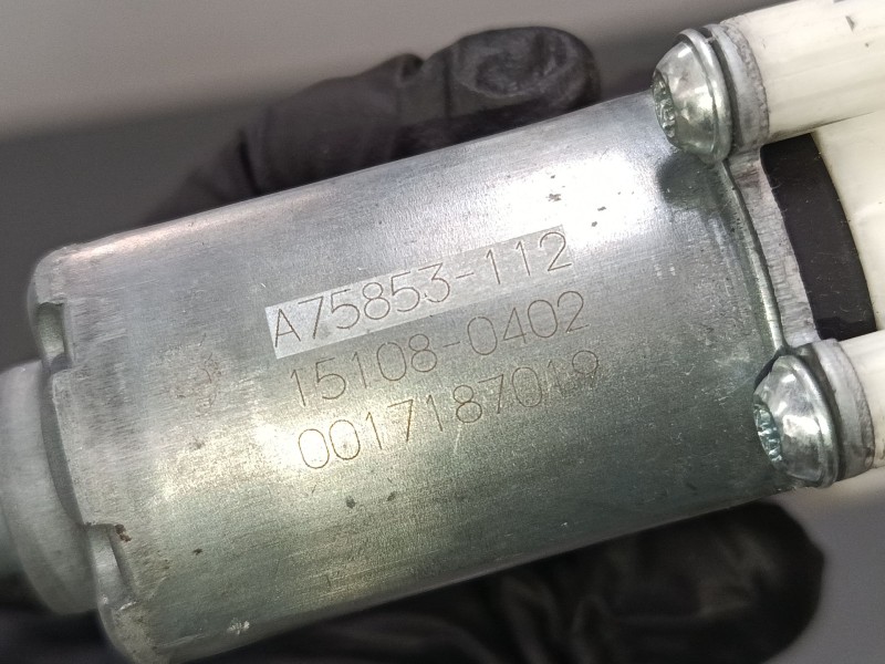 Recambio de motor elevaluna delantero izquierdo para ford fiesta vii (hj, hf) 1.0 ecoboost referencia OEM IAM A75654111  