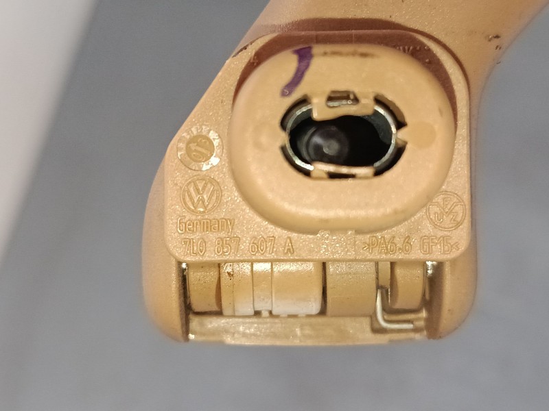 Recambio de asidero delantero izquierdo para porsche cayenne (9pa) s 4.5 referencia OEM IAM 7L0857607A  