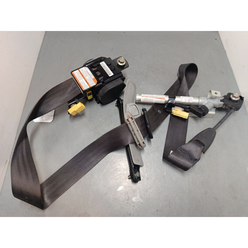 Recambio de cinturon con pretensor delantero izquierdo para honda fr-v (be) 1.7 (be1) referencia OEM IAM   