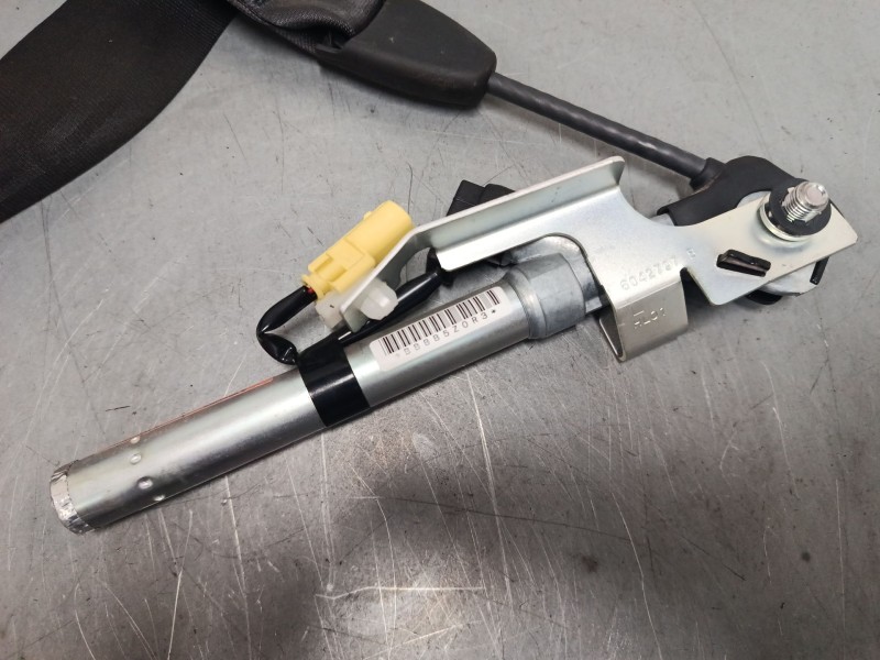 Recambio de cinturon con pretensor delantero izquierdo para honda fr-v (be) 1.7 (be1) referencia OEM IAM   