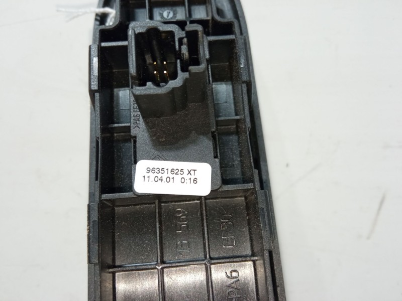 Recambio de mando elevalunas delantero derecho para peugeot 307 (3a/c) 1.6 16v referencia OEM IAM 96351625XT  