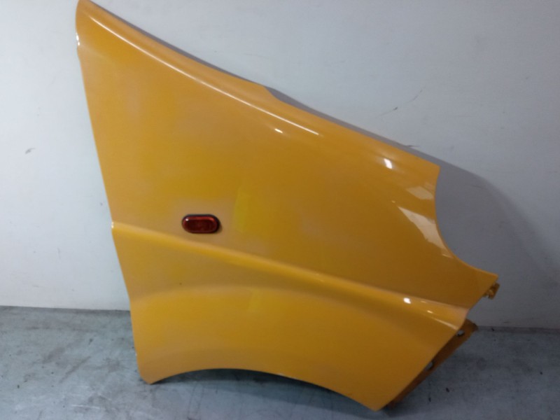 Recambio de aleta delantera derecha para renault trafic ii furgoneta (fl) 1.9 dci 100 (fl0c) referencia OEM IAM 7782524467  