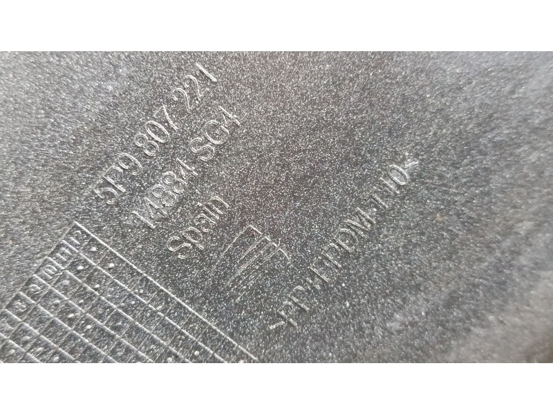 Recambio de paragolpes delantero para seat altea (5p1) 1.4 tsi referencia OEM IAM 5P9807221  