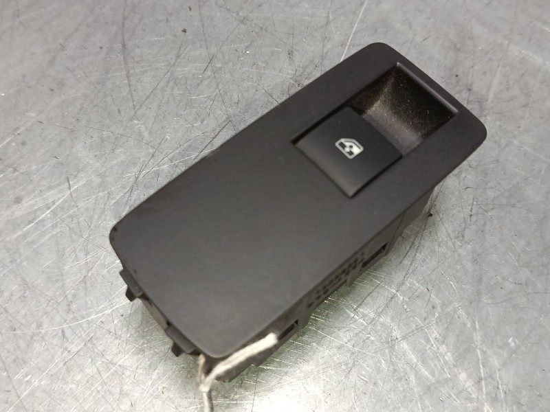 Recambio de mando elevalunas trasero derecho para opel insignia a sports tourer (g09) 2.0 cdti (35) referencia OEM IAM 13301888 