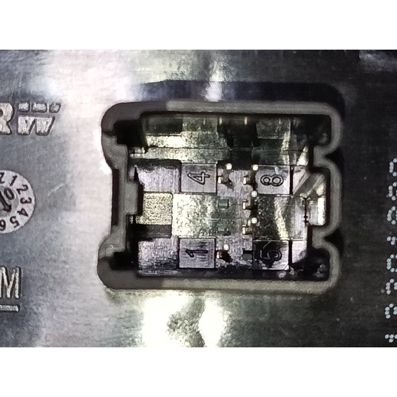 Recambio de mando elevalunas trasero derecho para opel insignia a sports tourer (g09) 2.0 cdti (35) referencia OEM IAM 13301888 