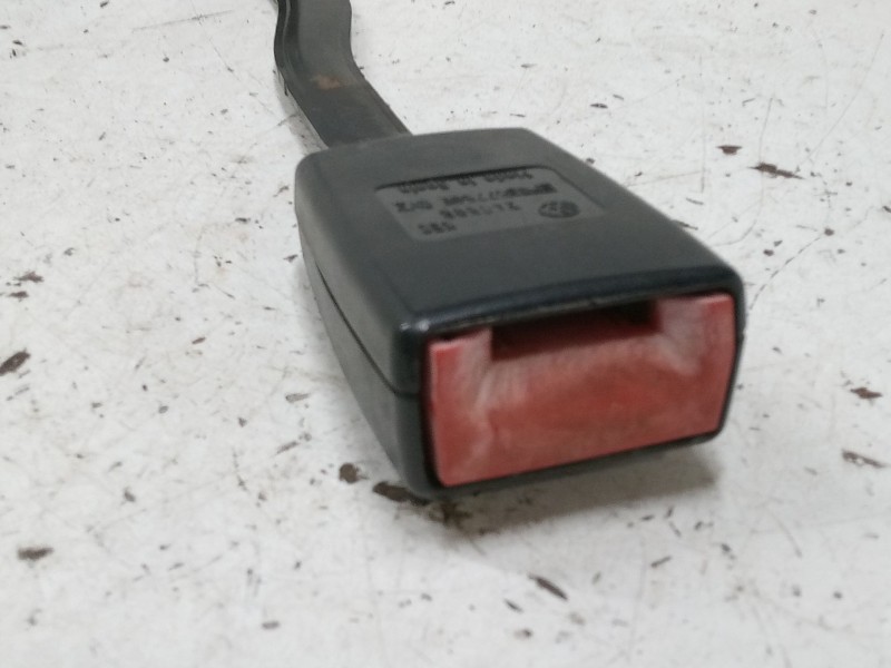 Recambio de anclaje cinturon delantero derecho para seat toledo iii (5p2) 2.0 tdi 16v referencia OEM IAM 5P0857756E  