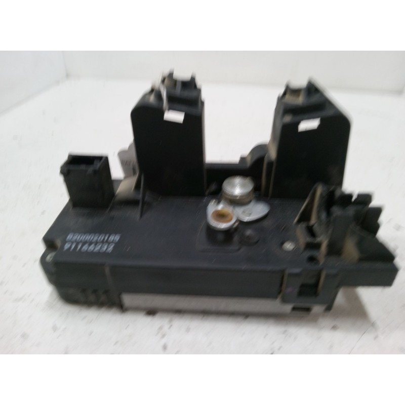 Recambio de cerradura puerta corredera derecha para renault trafic ii furgoneta (fl) 1.9 dci 100 (fl0c) referencia OEM IAM 82000