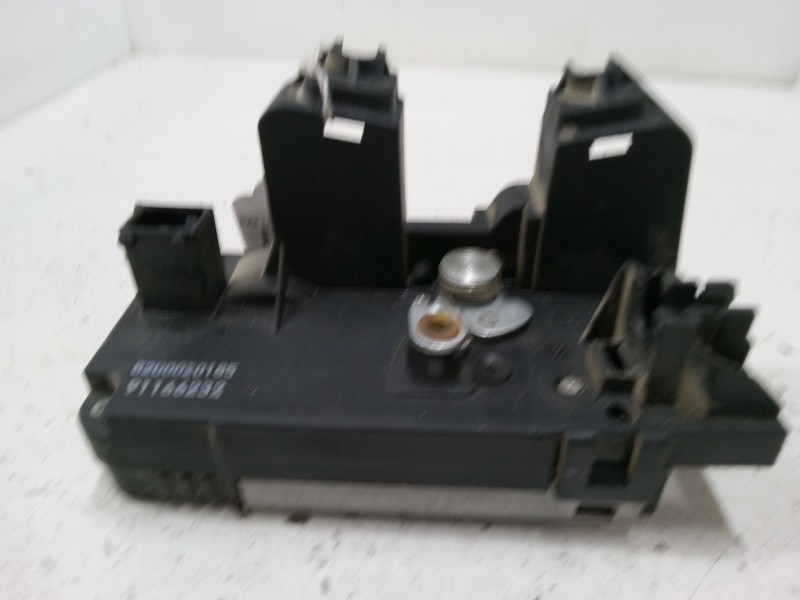 Recambio de cerradura puerta corredera derecha para renault trafic ii furgoneta (fl) 1.9 dci 100 (fl0c) referencia OEM IAM 82000