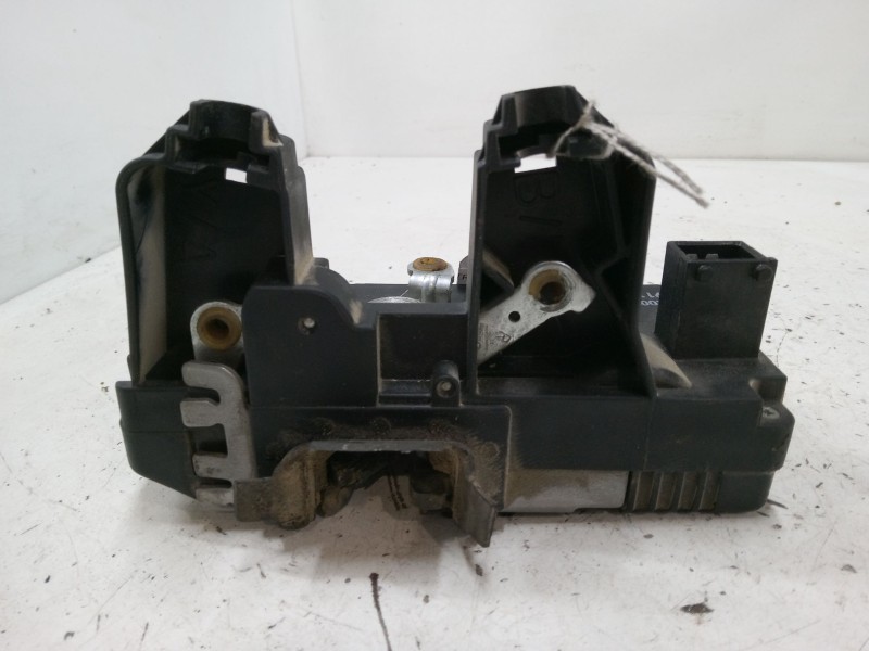 Recambio de cerradura puerta corredera derecha para renault trafic ii furgoneta (fl) 1.9 dci 100 (fl0c) referencia OEM IAM 82000