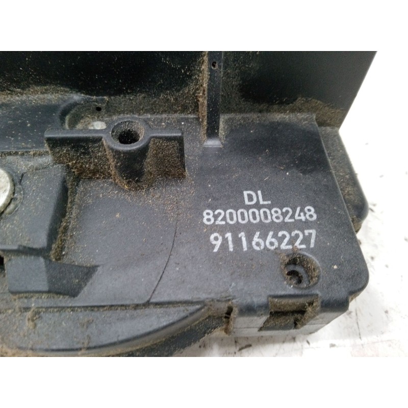 Recambio de cerradura puerta delantera derecha para renault trafic ii furgoneta (fl) 1.9 dci 100 (fl0c) referencia OEM IAM 82000