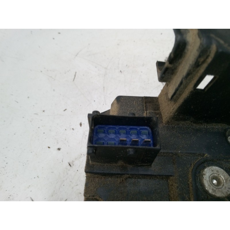 Recambio de cerradura puerta delantera derecha para renault trafic ii furgoneta (fl) 1.9 dci 100 (fl0c) referencia OEM IAM 82000