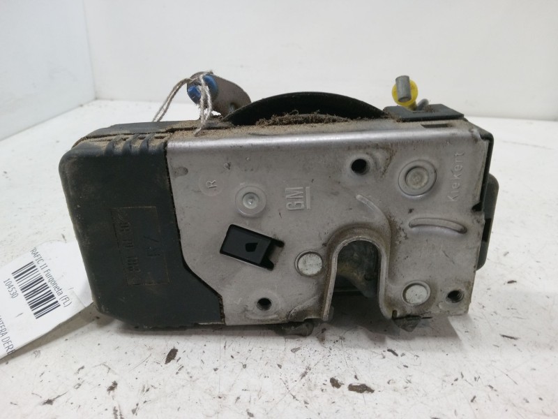 Recambio de cerradura puerta delantera derecha para renault trafic ii furgoneta (fl) 1.9 dci 100 (fl0c) referencia OEM IAM 82000