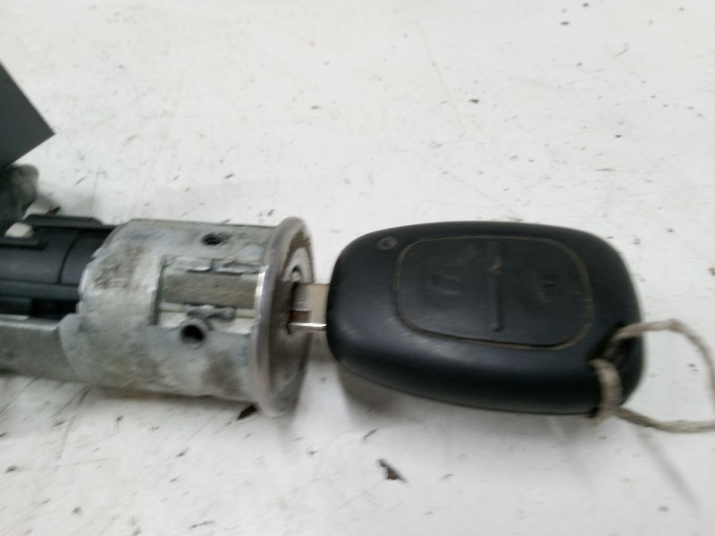 Recambio de clausor para renault trafic ii furgoneta (fl) 1.9 dci 100 (fl0c) referencia OEM IAM   