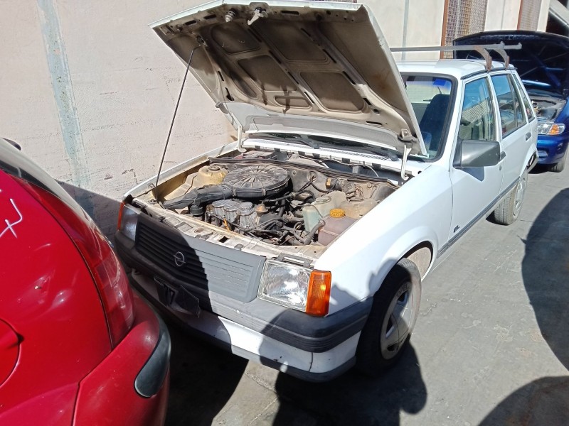 opel corsa a hatchback (s83) del año 1989