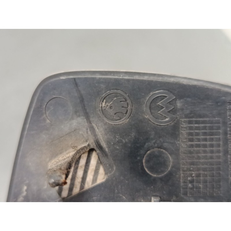 Recambio de cristal retrovisor izquierdo para skoda rapid (nh3, nk3, nk6) 1.6 tdi referencia OEM IAM 212834373  