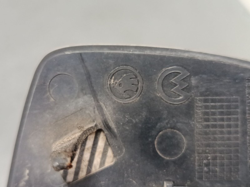 Recambio de cristal retrovisor izquierdo para skoda rapid (nh3, nk3, nk6) 1.6 tdi referencia OEM IAM 212834373  