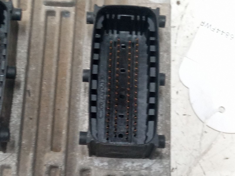 Recambio de centralita motor uce para fiat grande punto (199_) 1.2 referencia OEM IAM 51798649 IAW5SF3.M1 