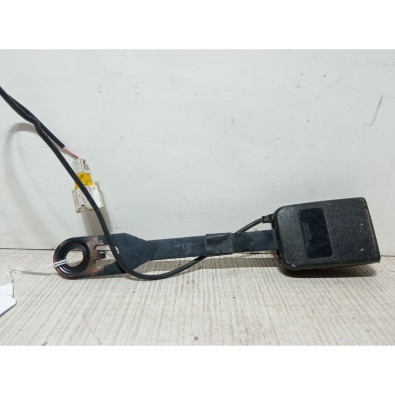 Recambio de anclaje cinturon delantero izquierdo para citroën c4 i (lc_) 1.6 hdi referencia OEM IAM B9132E123  