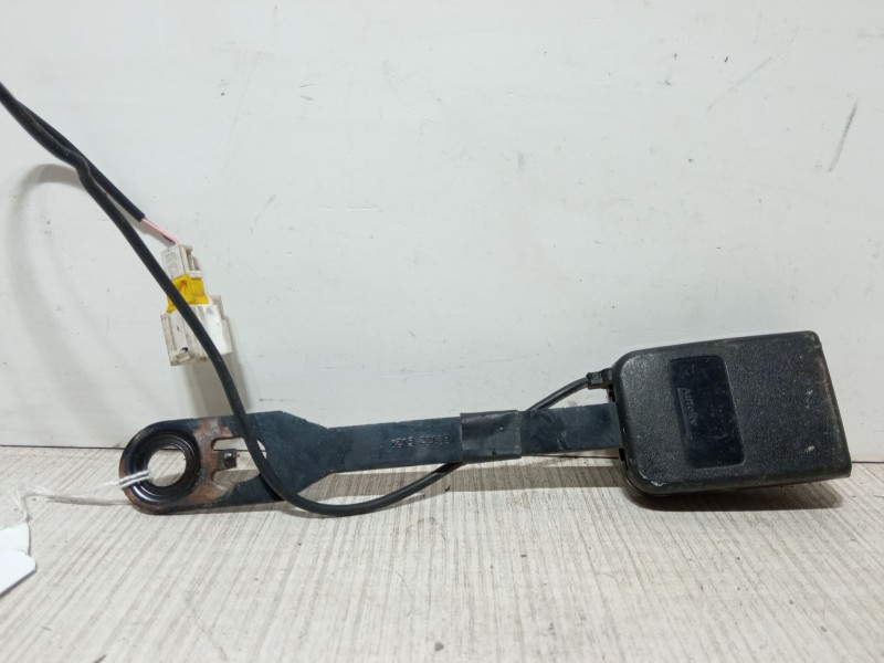 Recambio de anclaje cinturon delantero izquierdo para citroën c4 i (lc_) 1.6 hdi referencia OEM IAM B9132E123  