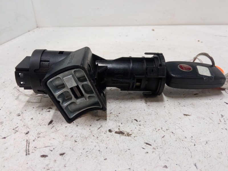 Recambio de clausor para fiat bravo ii (198_) 1.9 d multijet (198axb1a) referencia OEM IAM 51793869B365 61083600 