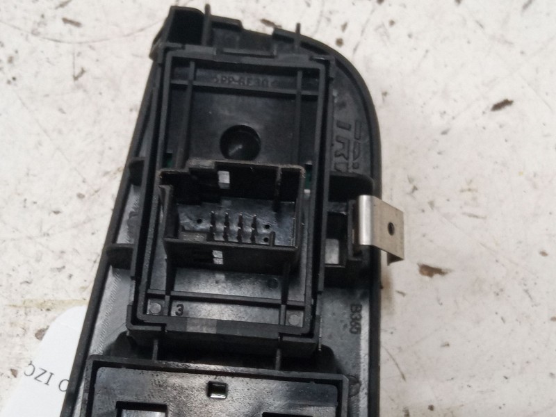Recambio de mando elevalunas delantero izquierdo para fiat bravo ii (198_) 1.9 d multijet (198axb1a) referencia OEM IAM 73543446